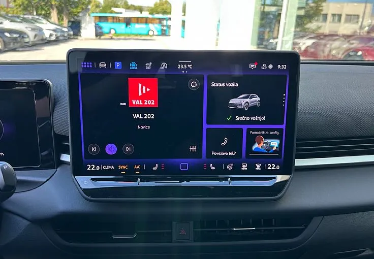 Zunanja slika - Volkswagen T-Roc - 1.5 eTSI R-Line DSG - Testno vozilo - 9
