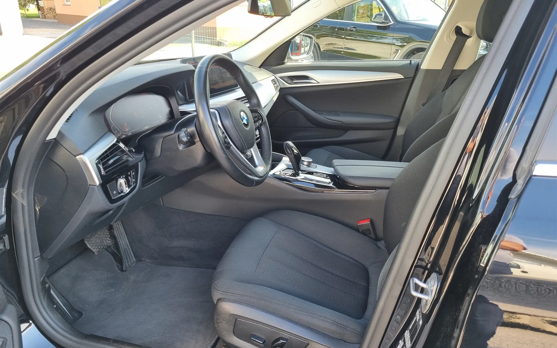 Zunanja slika - BMW Serija 5 - 520d xDrive - 6