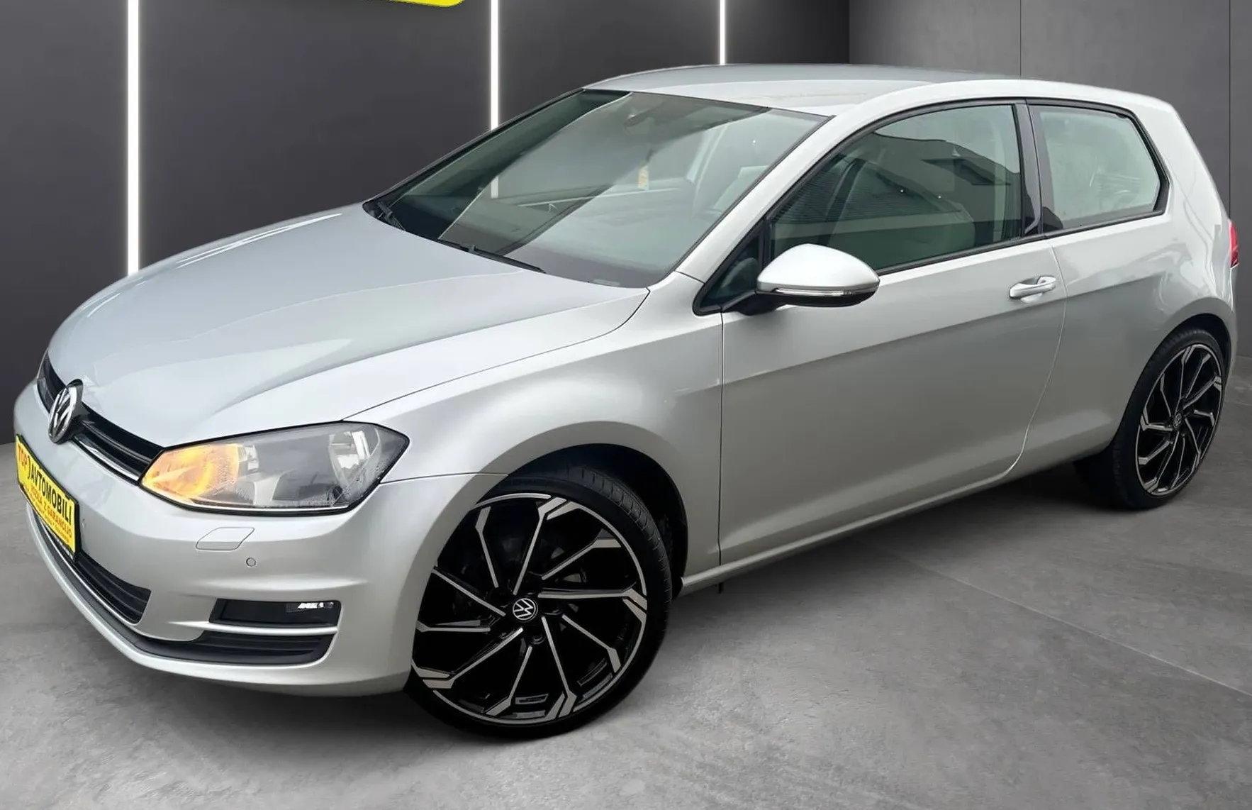 Zunanja slika - VW Golf - 1.6 TDI TEMP PDC GR.SEDEŽEV SAMO 98.000KM - 2