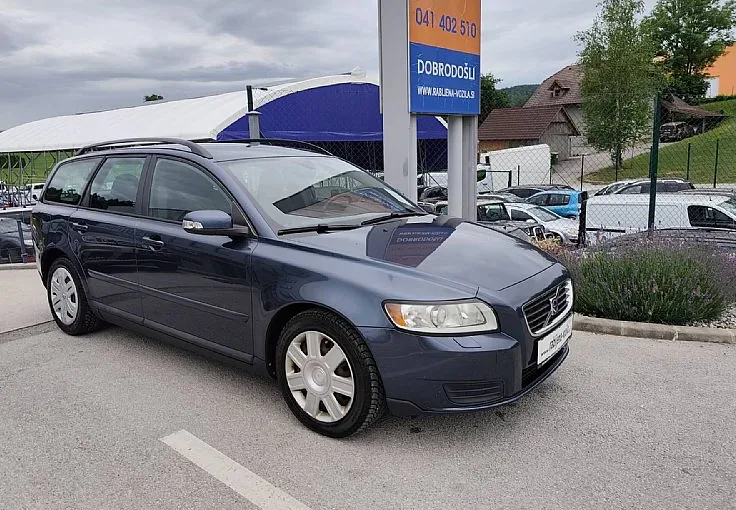 Zunanja slika - Volvo V50 - 1.6 D DRIVe ZELO LEPO OHRANJEN 245110 KM VSE BP - 1