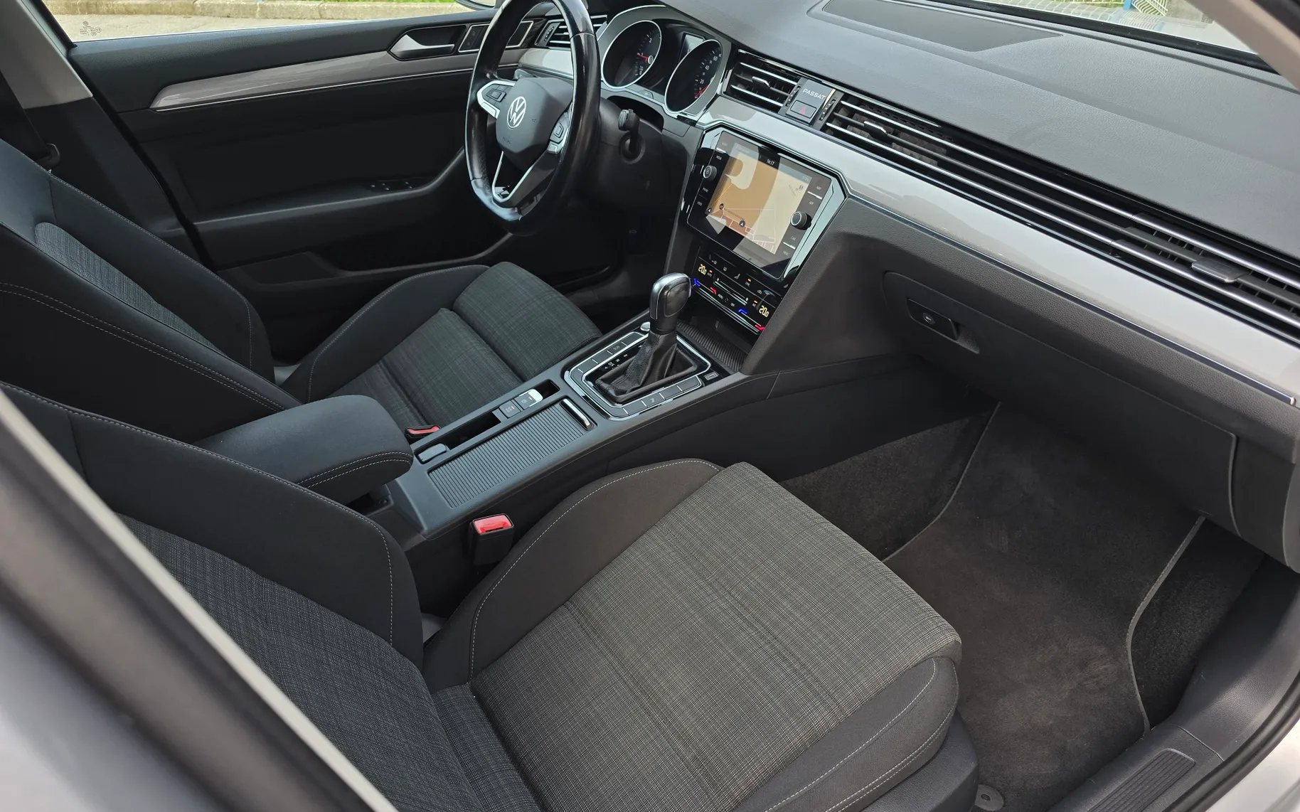 Notranja slika - Volkswagen Passat - Variant 2,0 TDI BMT SCR Business DSG - 12