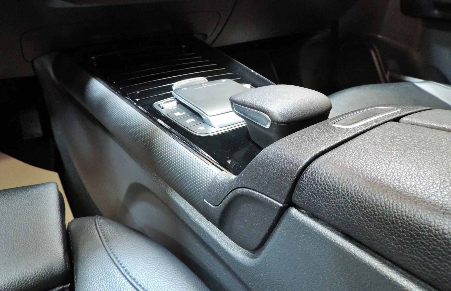 Zunanja slika - Mercedes-Benz GLB-Razred - GLB 200 d Avt. KAMERA-USNJE-LED - 19
