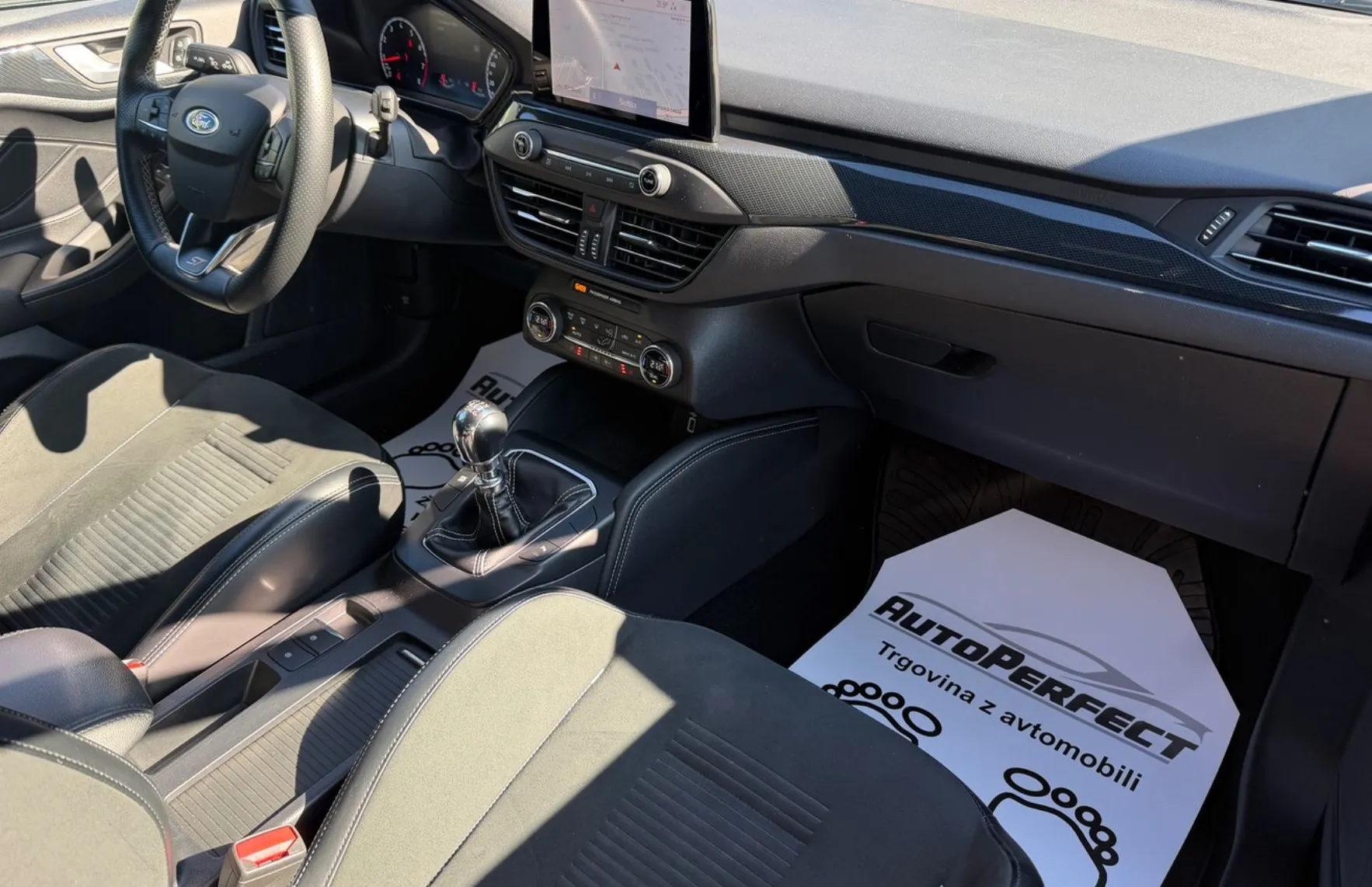Zunanja slika - Ford Focus - 2.3 EcoBoost ST |RECARO|KAM|NAVI|GR. SED.| - 11
