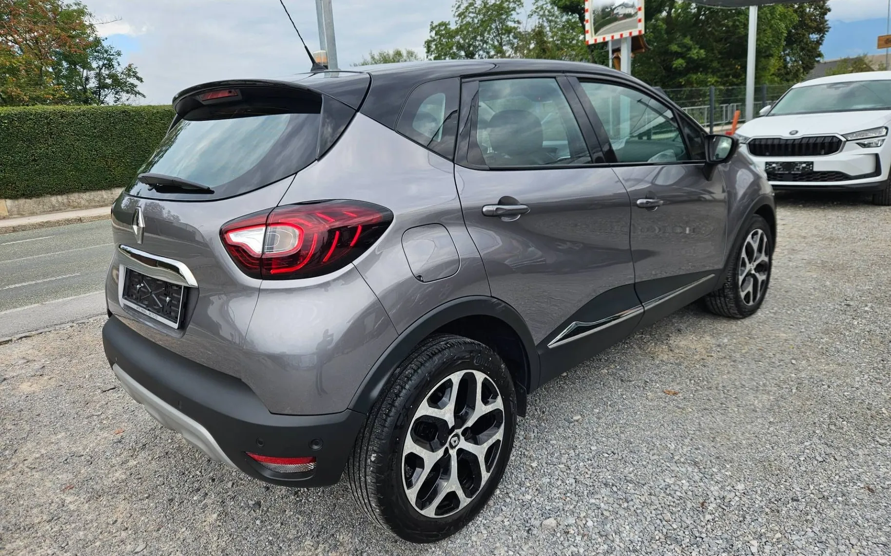 Zunanja slika - Renault Captur - TCe 130 Intens SLO NAVI KAMERA LED MRTVI KOT - 3