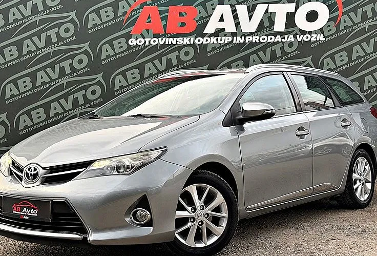 Zunanja slika - Toyota Auris - 1.6 TS+97KW+SLO+ALU+XENON+PRIKLOP+BREZ POLOGA+TOP - 3