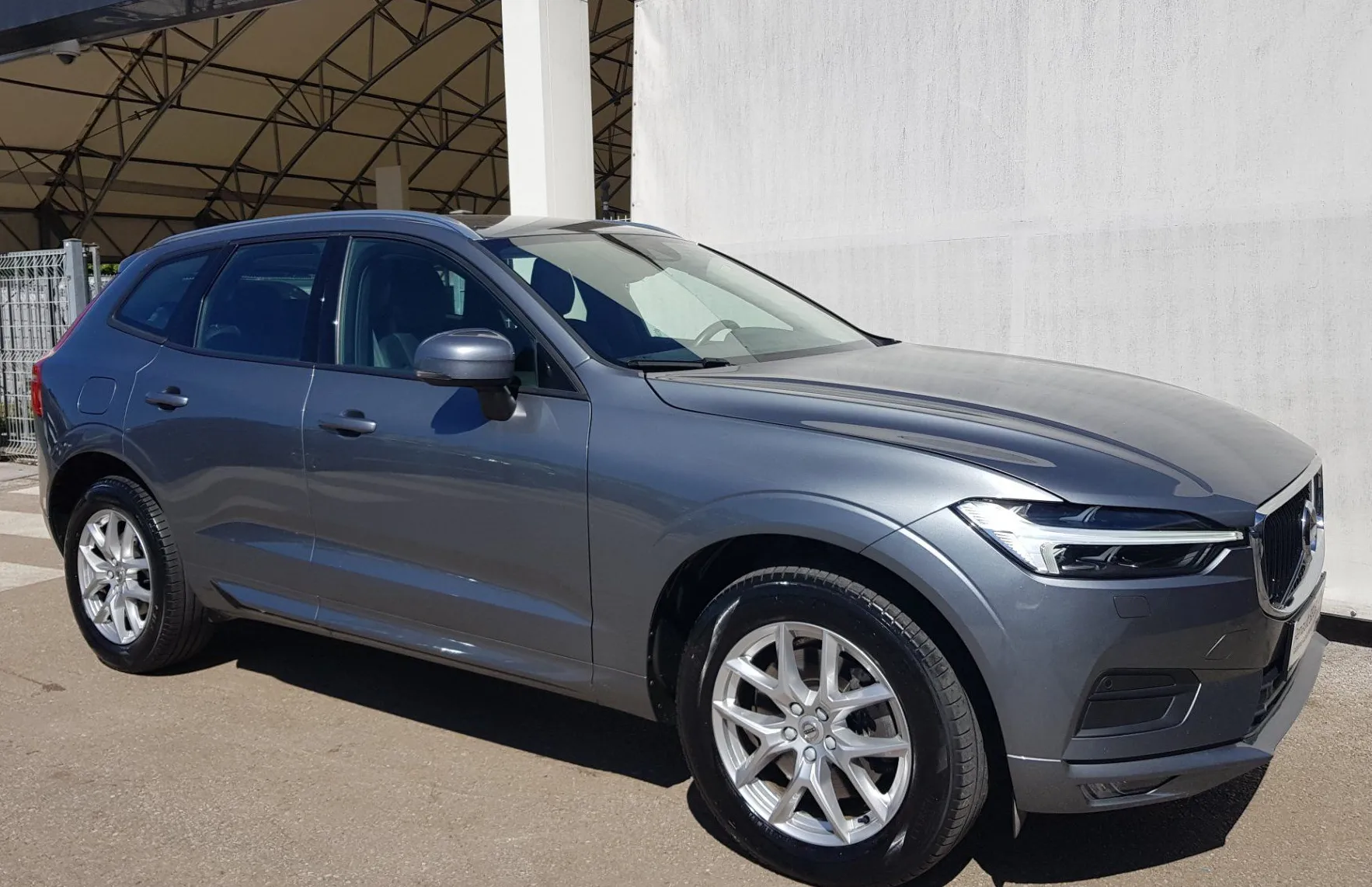 Zunanja slika - Volvo XC60 - B4D AWD Momentum Avt. - 3