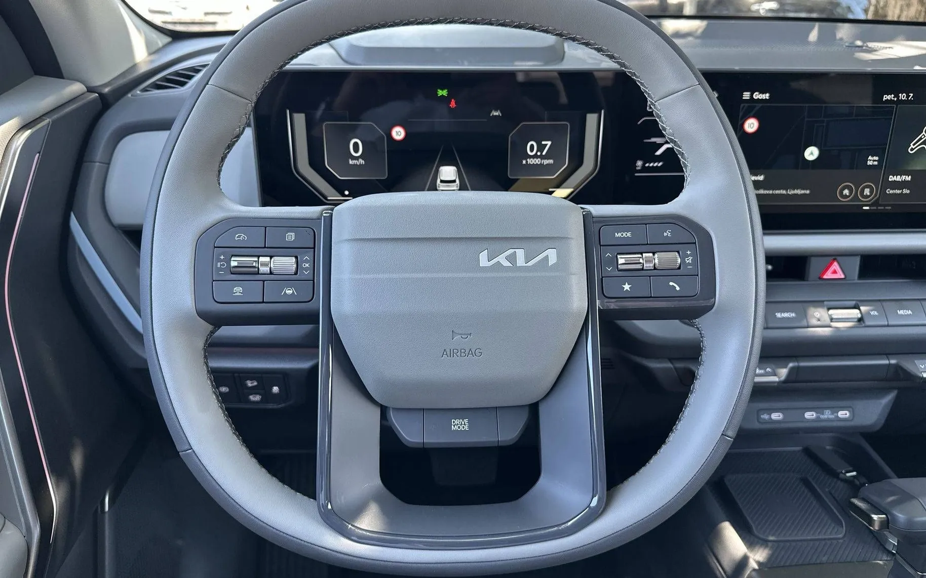 Notranja slika - KIA Seltos - 1.6 T-GDI STYLE 7DCT - 14