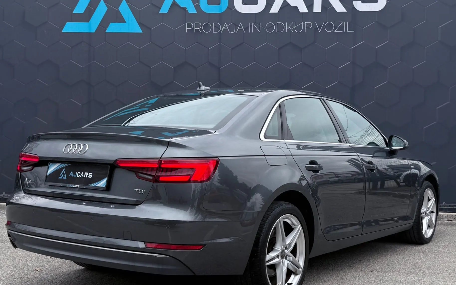 Zunanja slika - Audi A4 - 2.0 TDI ultra 2xSline-Virtual-Matrix-Navi... - 7