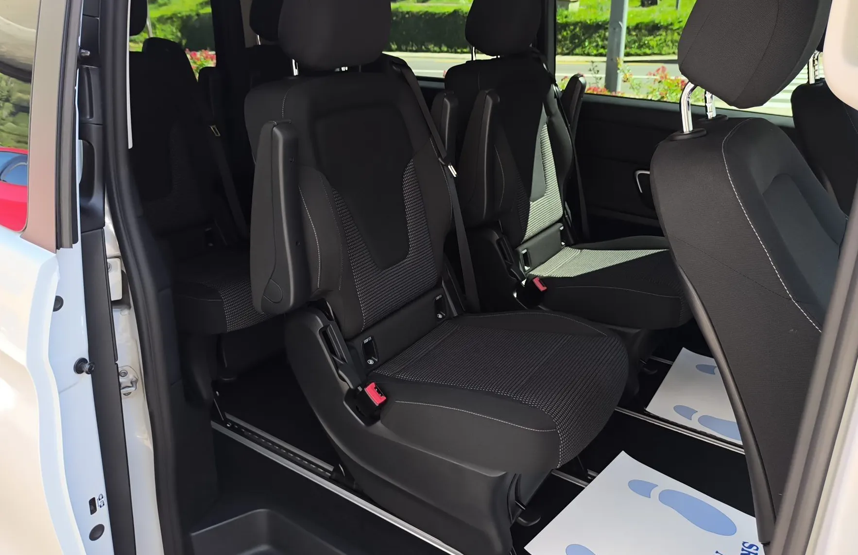 Zunanja slika - Mercedes-Benz V-Razred - V 300 d 4MATIC DOLGI Avt.-1LAST-VK-RADAR-BURMESTER - 15