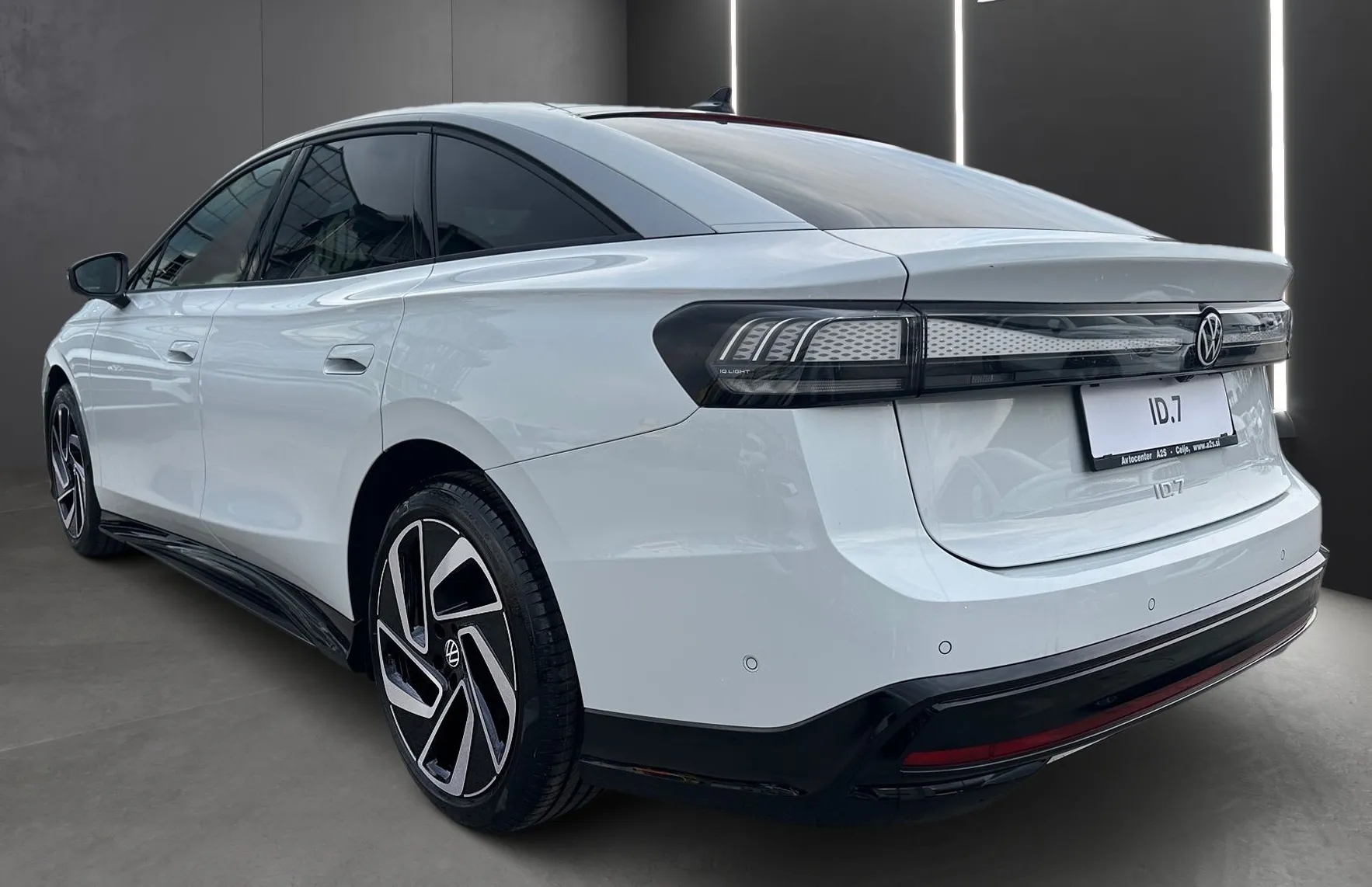 Zunanja slika - VW ID.7 - 77kWh Pro 4ALL Limited 210kW - 4