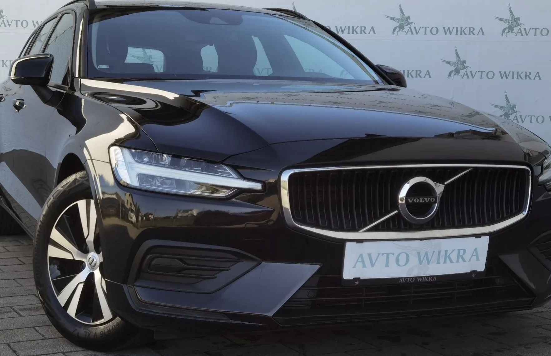 Zunanja slika - Volvo V60 - D3 Momentum FULLED•TEMP•VIRTUAL•KAMERA•2X-PDC•16C• - 1