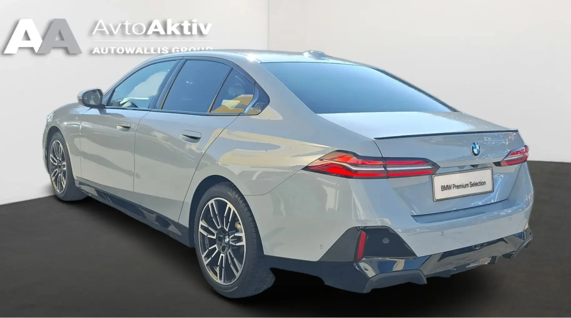 Zunanja slika - BMW Serija 5 - : 520i  AT  M-Sport. iconic glow. HUD. adaptive LED - 3
