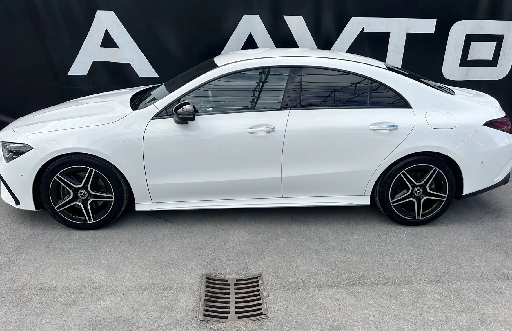 Zunanja slika - Mercedes-Benz CLA-Razred - 200d AVT. AMG-NIGHT-KEYLESS-KAMERA-PDC-NAVI-18COL - 4