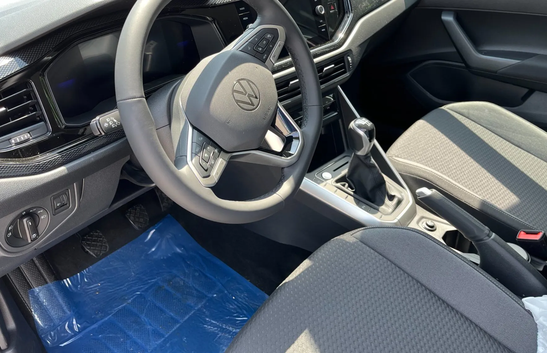 Zunanja slika - Volkswagen Taigo - 1.0 TSI 4All - 6