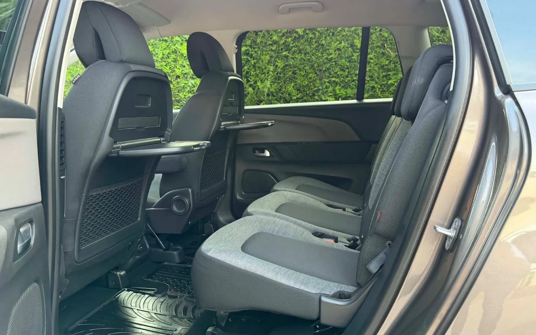 Notranja slika - Citroën C4 Grand Picasso - 1.6 HDI-LED-NAVI-122.000km-LIZING ZA TUJCE-KEYLE.. - 11