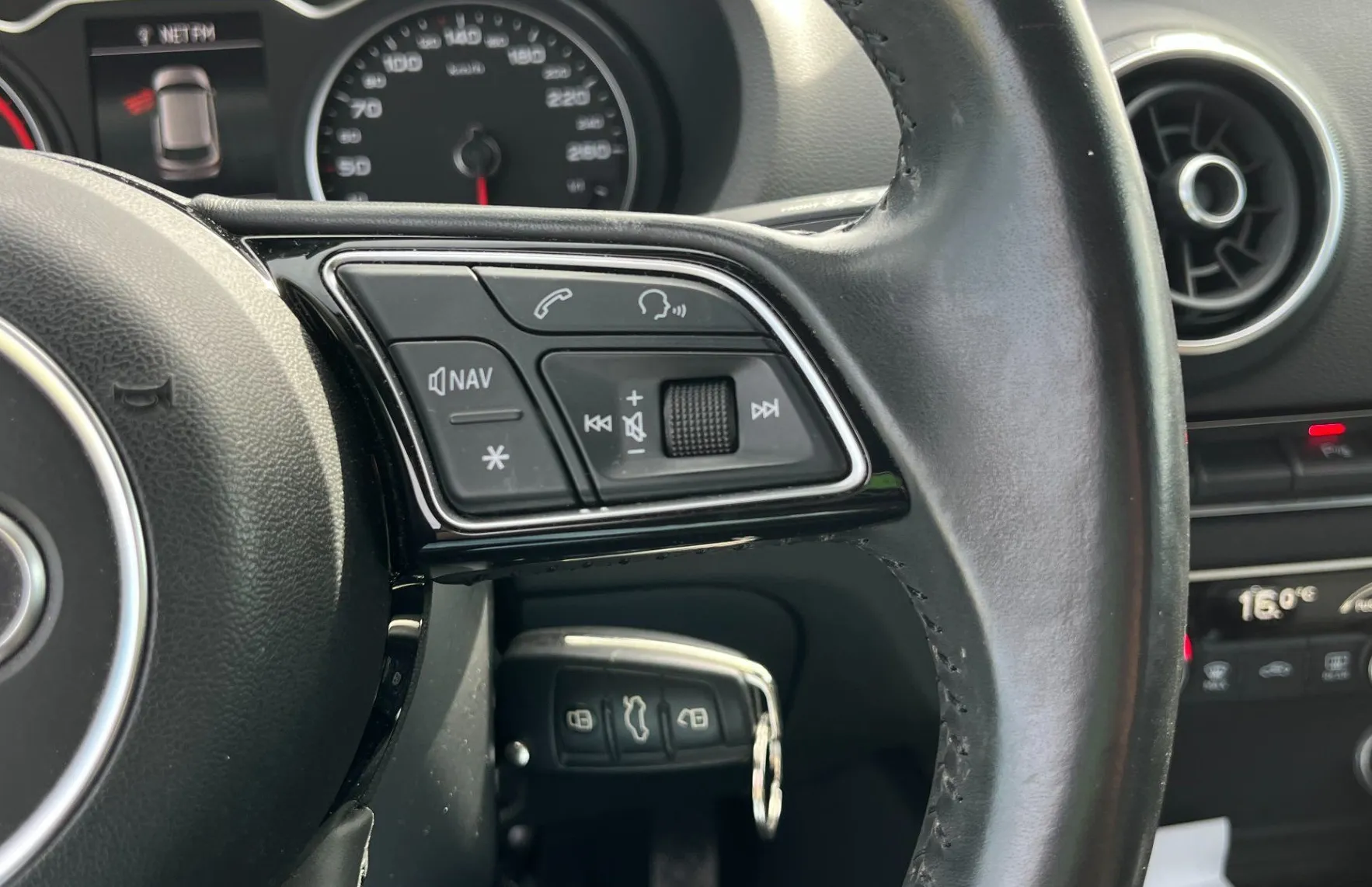 Zunanja slika - Audi A3 - Sportback 1.6 TDI 2X PDC.TEMPO.XEN. SAMO 103.000KM - 15