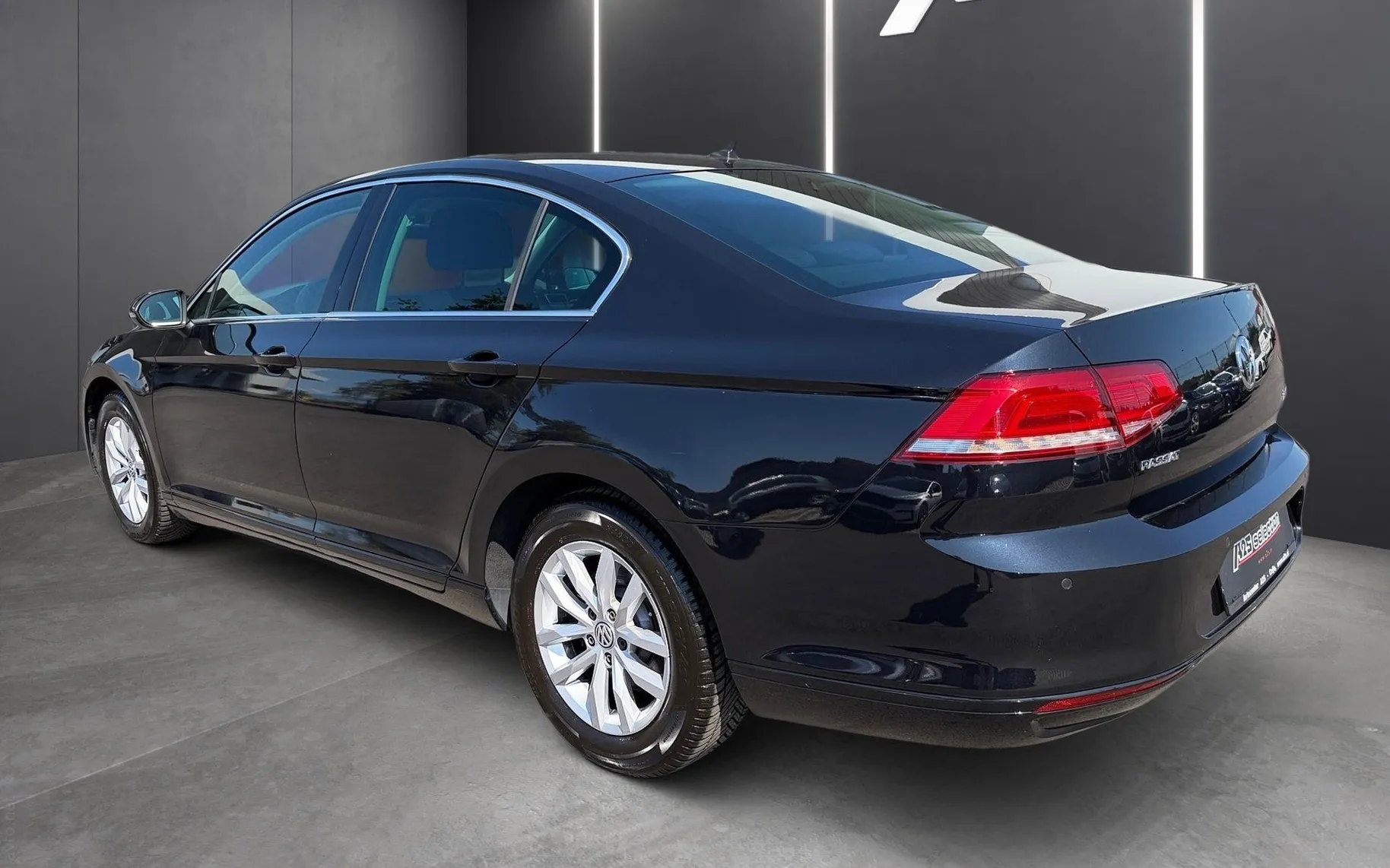 Zunanja slika - Volkswagen Passat - 1.4 TSI BMT Trendline-Full LED-Navi-Masaža-Kamera - 4