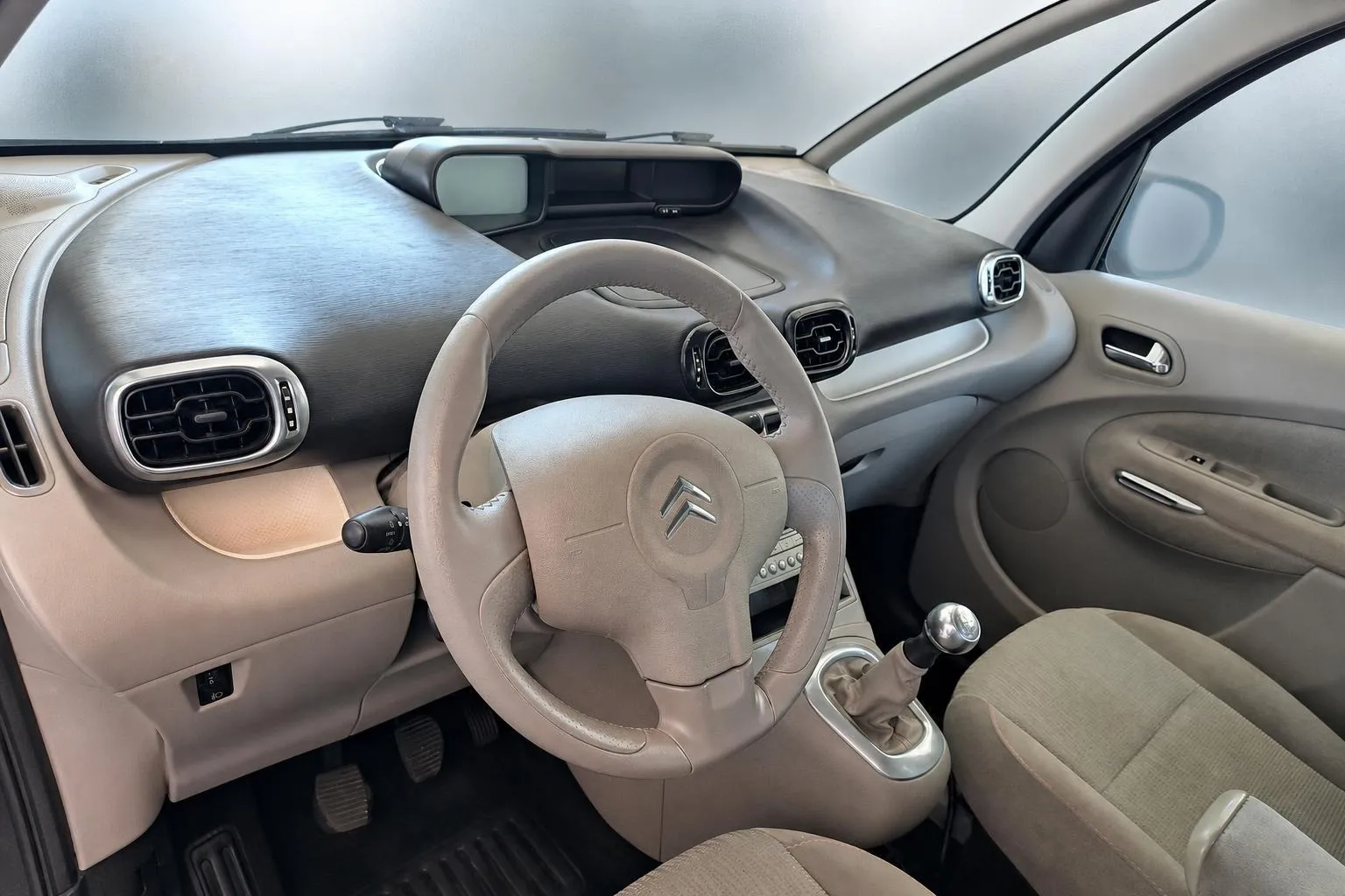 Notranja slika - Citroën C3 Picasso - VTi Exclusive-SLOV.POREKLO-GARANCIJA-ODLIČEN - 9