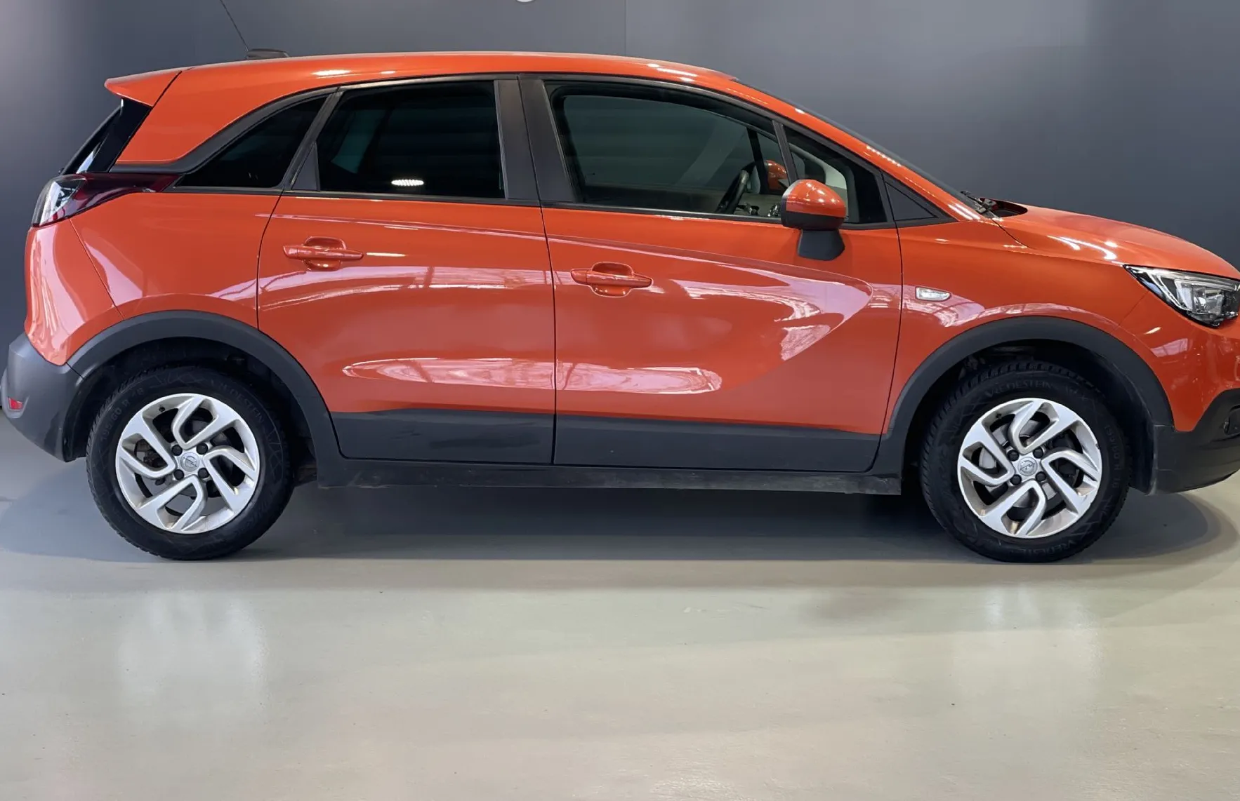 Zunanja slika - Opel Crossland X - 1.LASTNIK-SLO-KAMERA-KLJUKA-TEMPOMAT-ALU - 4