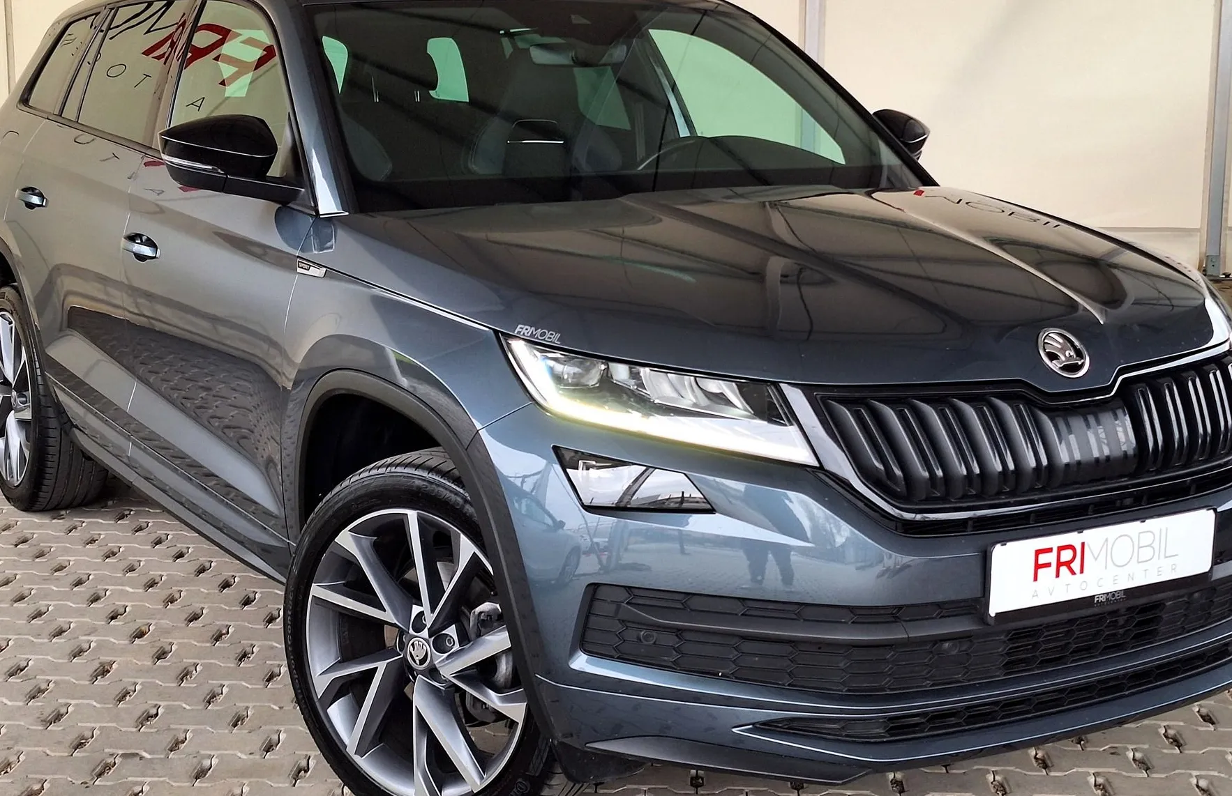 Zunanja slika - Škoda Kodiaq - Sportline 2.0 TDI 4X4 DSG•VIRTUAL•AMBIENT•PANORAMA - 2