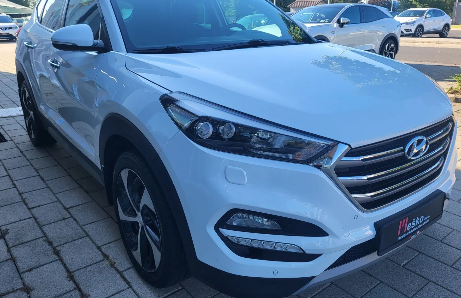 Zunanja slika - Hyundai Tucson - 1.7 CRDi Impression slo-1last-navi-alu-pdc-kamera - 2