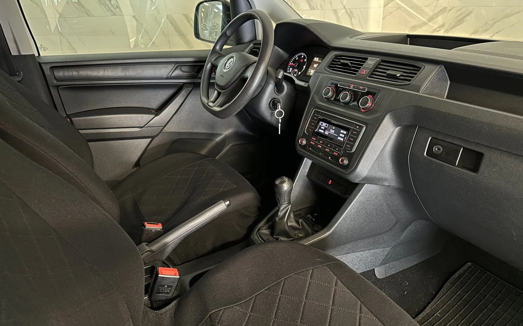 Notranja slika - Volkswagen Caddy - 2.0 TDI - Slovensko poreklo - 1.Lastnik - 77.000km - 9