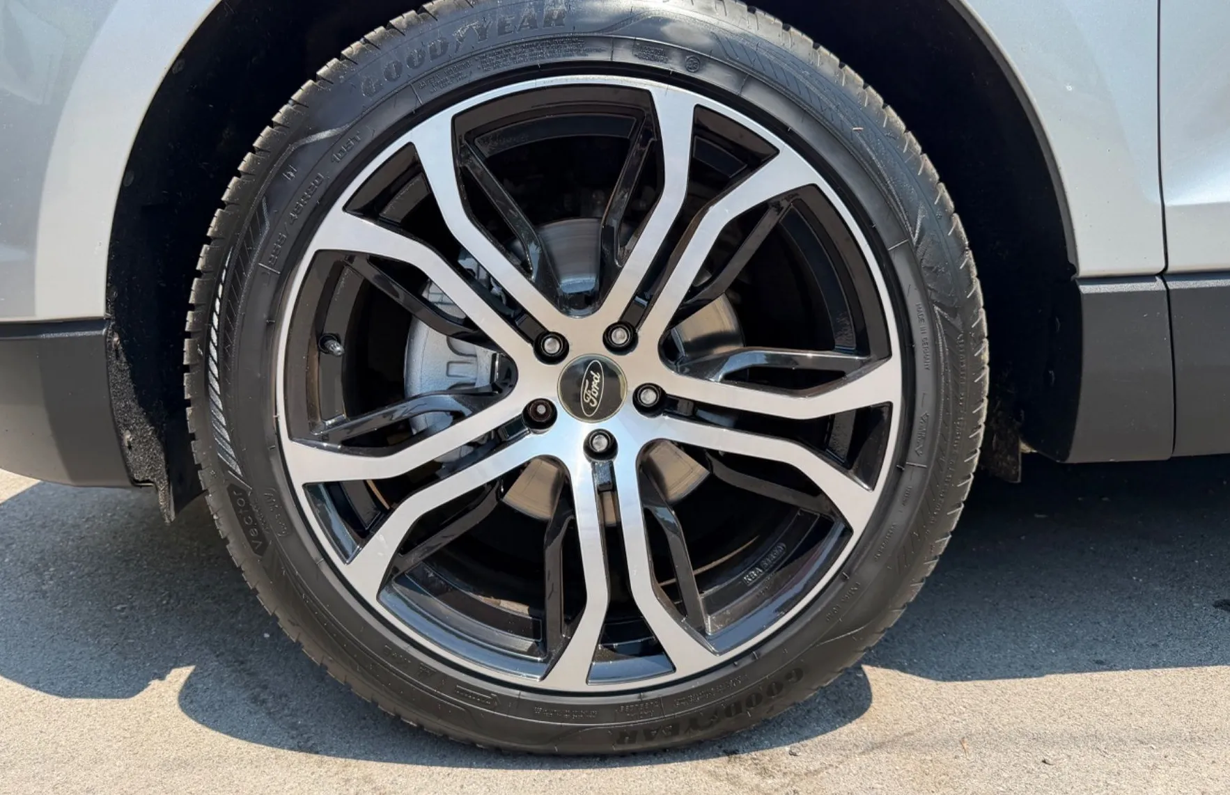 Zunanja slika - Ford Edge - AWD 2.0 TDCi Titanium Powershift-ODLIČEN-KREDIT- - 10