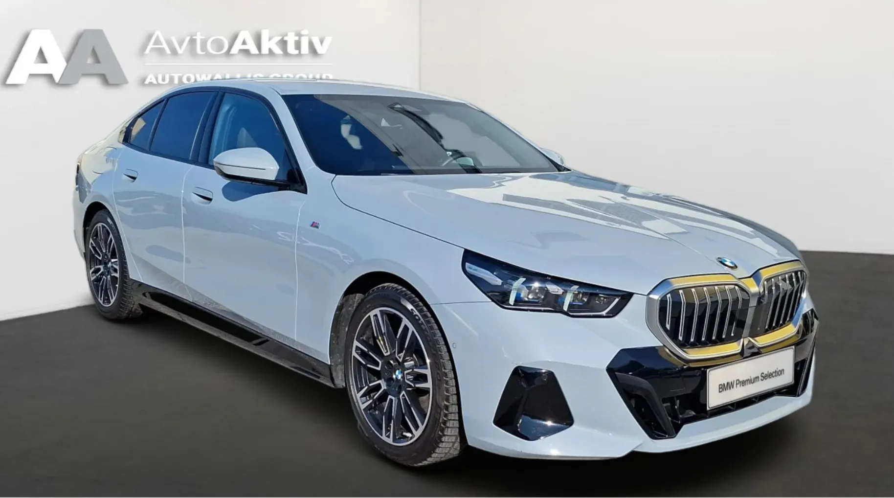 Zunanja slika - BMW Serija 5 - : 520i  AT  M-Sport. iconic glow. HUD. adaptive LED - 7