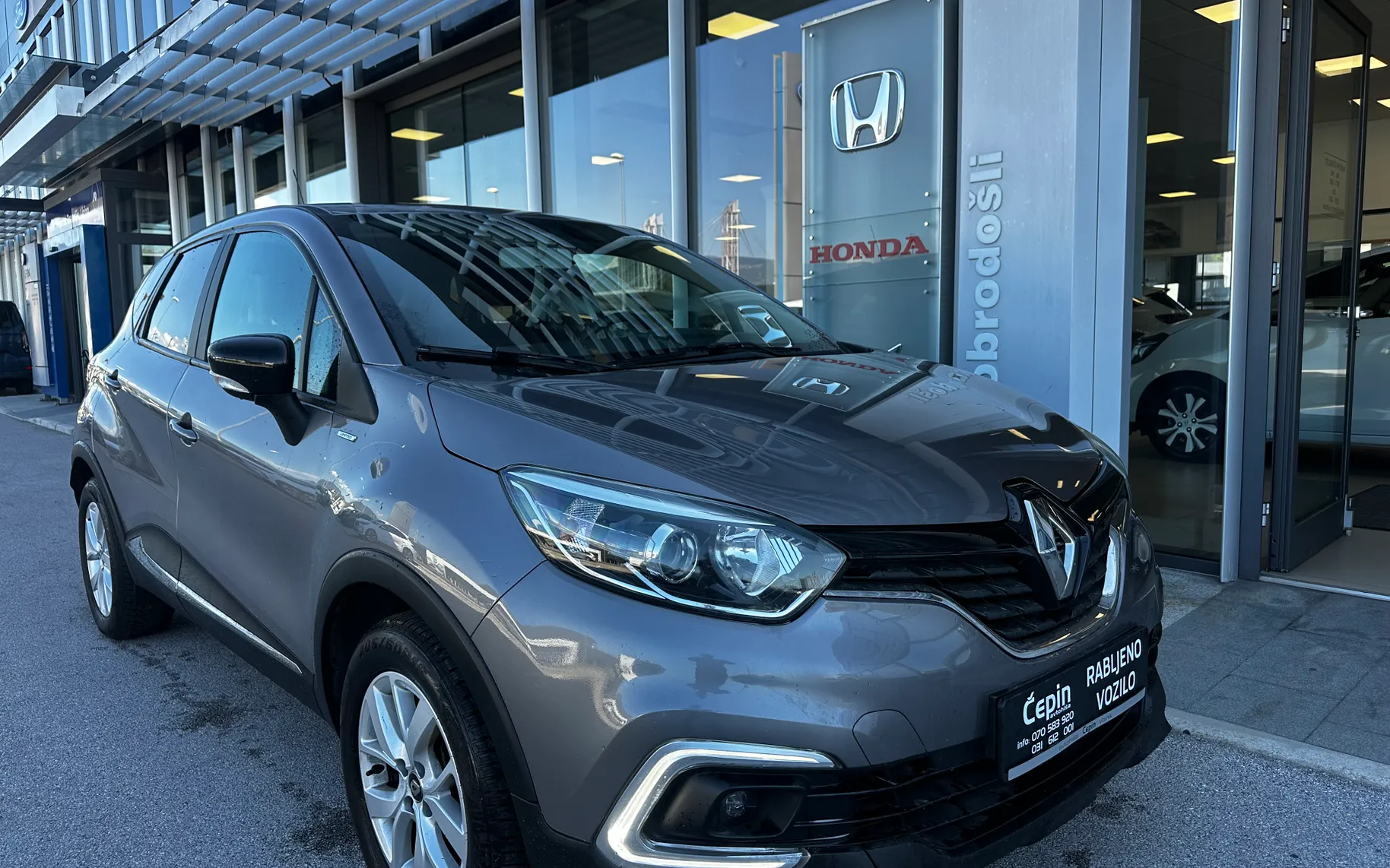 Zunanja slika - Renault Captur - TCe - 90 - LIMITED - SLO - 1LASTNIK - TOP - 1