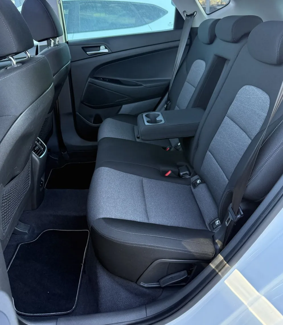 Zunanja slika - Hyundai Tucson - 1.6CRDI Premium Panorama-LED-Mkot-GrSed-NAV-Tem-DE - 17