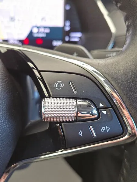 Zunanja slika - Škoda Octavia - Combi 1.5 eTSI 110Kw Style ACC DSG NAVI LED - 12