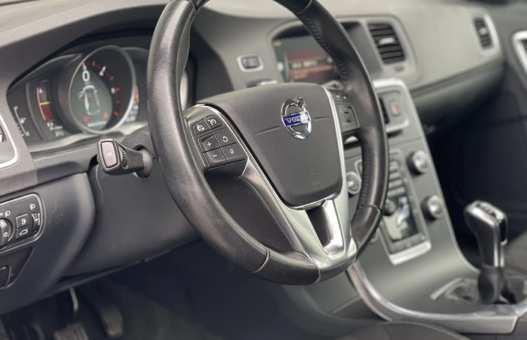 Zunanja slika - Volvo V60 - TEMPOMAT-VELIKI SERVIS-MULTIFUNKCIJA-AVT.KLIMA - 8