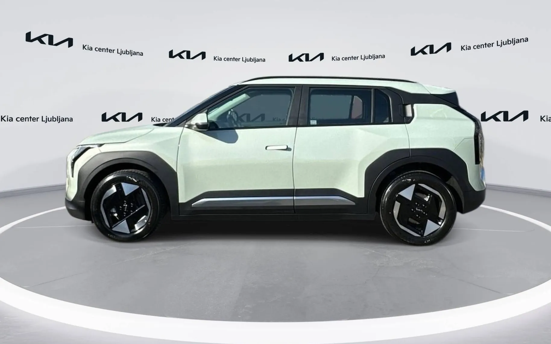Notranja slika - KIA EV3 - STAR 58.3 kWh baterija - 8