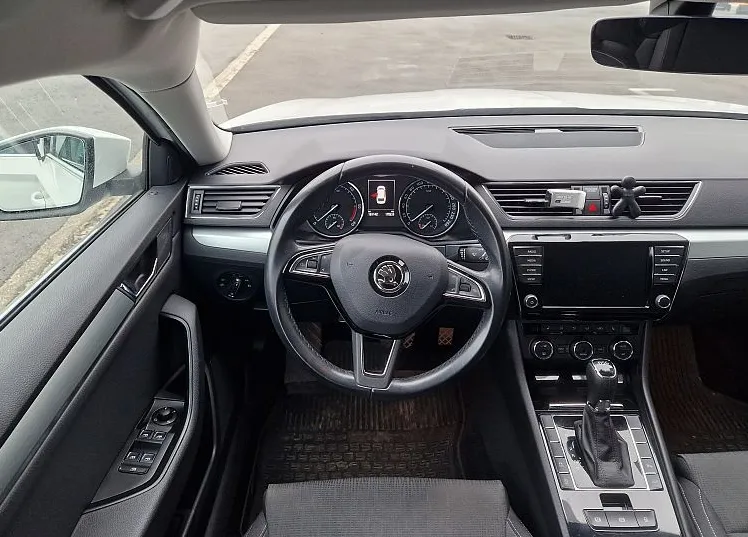 Zunanja slika - Škoda Superb - Combi 2.0 TDI Style Dsg - 5