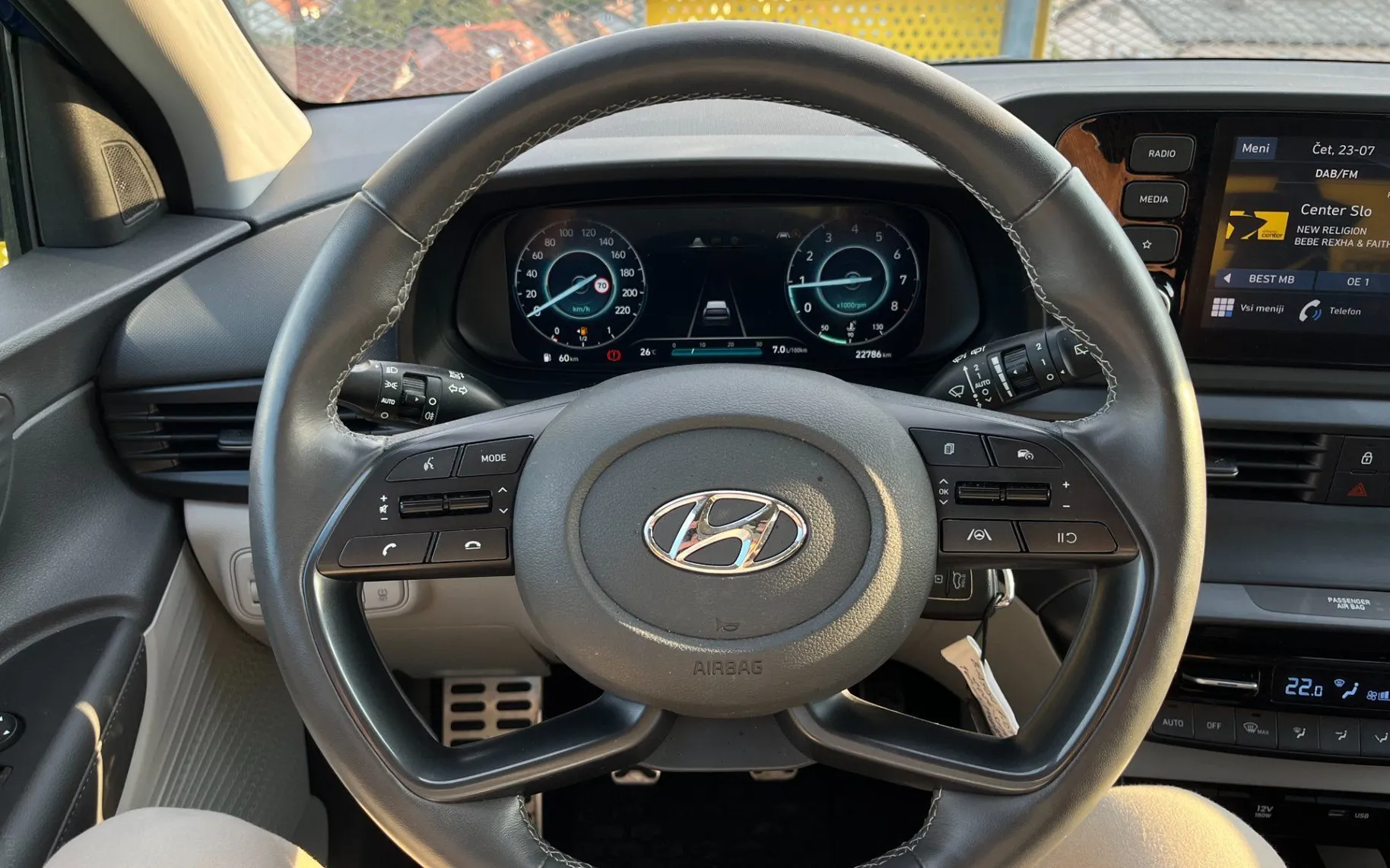 Zunanja slika - Hyundai Bayon - 1.0 T-GDI Style.LED.VZR.KAM.LANE AS.ACC 22.768 KM - 14