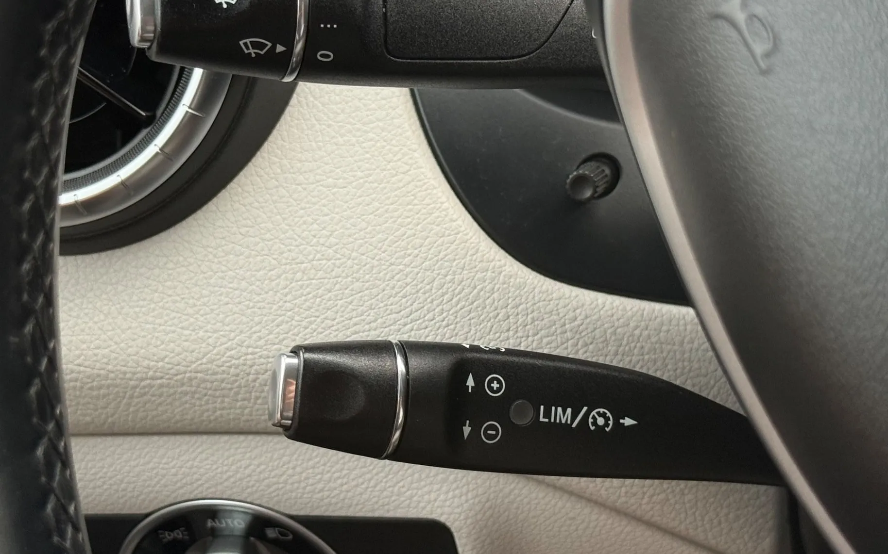 Notranja slika - Mercedes-Benz CLA-Razred - 220 CDI-AUT-XENON LED-LIZING ZA TUJCE - 12