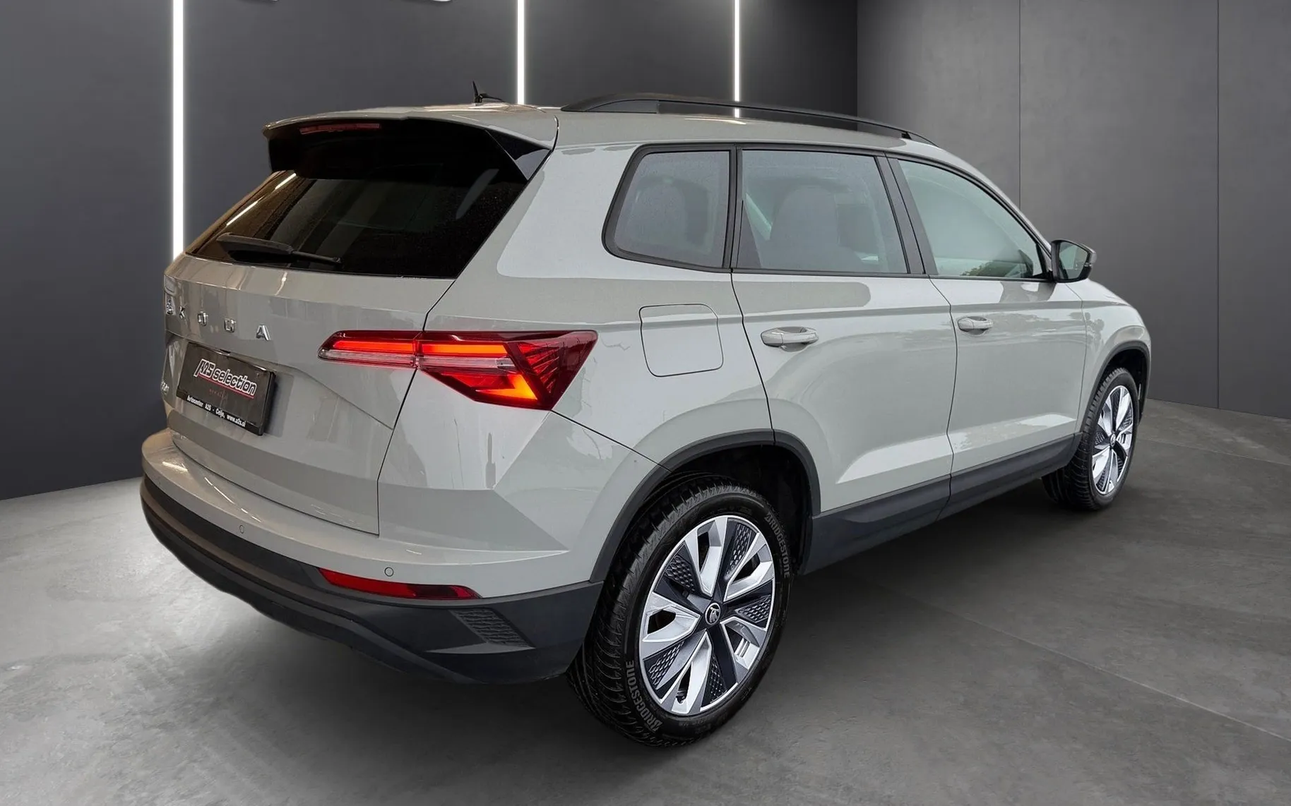 Zunanja slika - Škoda Karoq - 2.0 TDI Style DSG-LED-Keyless-ACC-Navi-AppConnect - 3