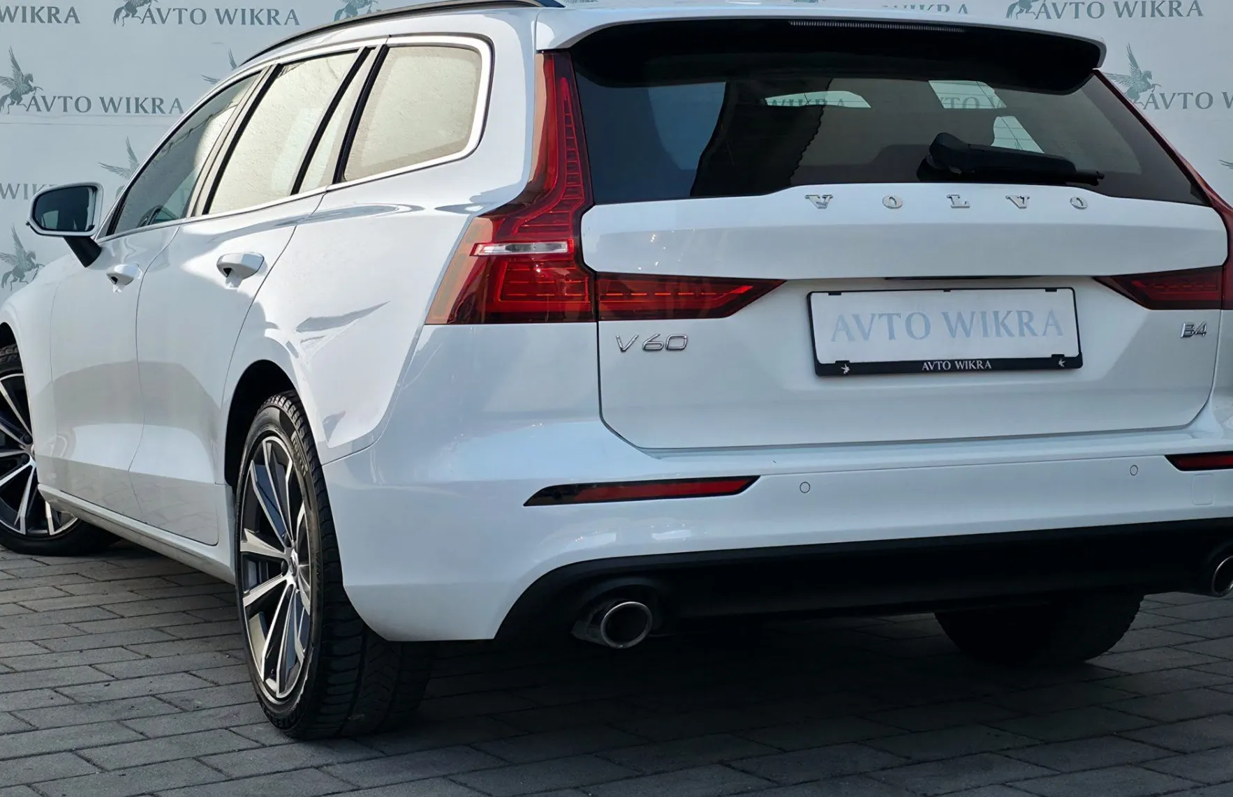 Zunanja slika - Volvo V60 - B4D Core AT FULLED•AMBIENT•ACC•VIRTUAL•KEYLESS•18 - 3