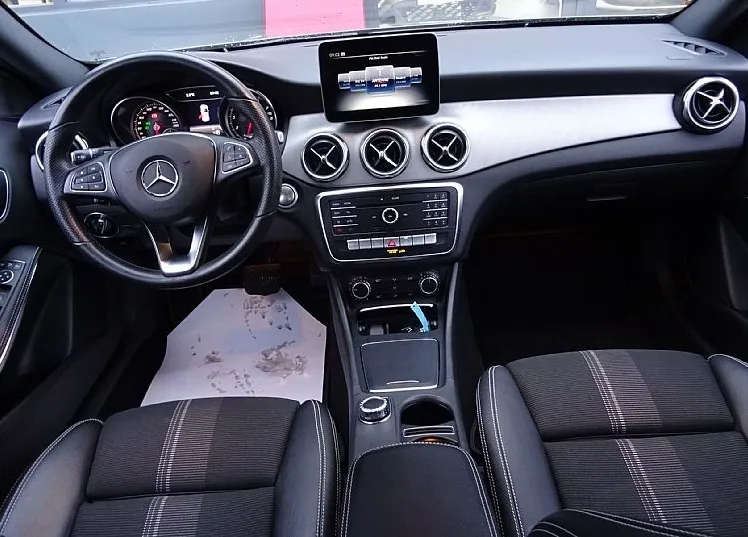 Zunanja slika - Mercedes-Benz GLA-Razred - GLA 180 AVT.-122KM - KOT NOV -NAVI-GRETJE SEDEŽEV - 12
