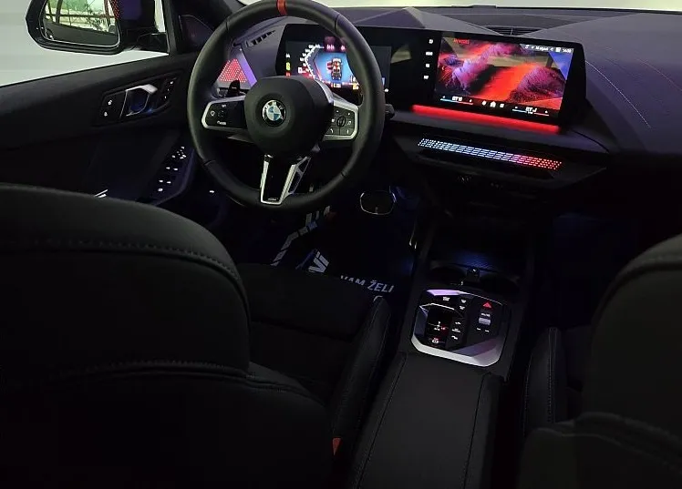 Zunanja slika - BMW Serija 1 - : M135i xDrive-RADAR-KEY-LED-HARMAN-HUD-KAM360 - 15