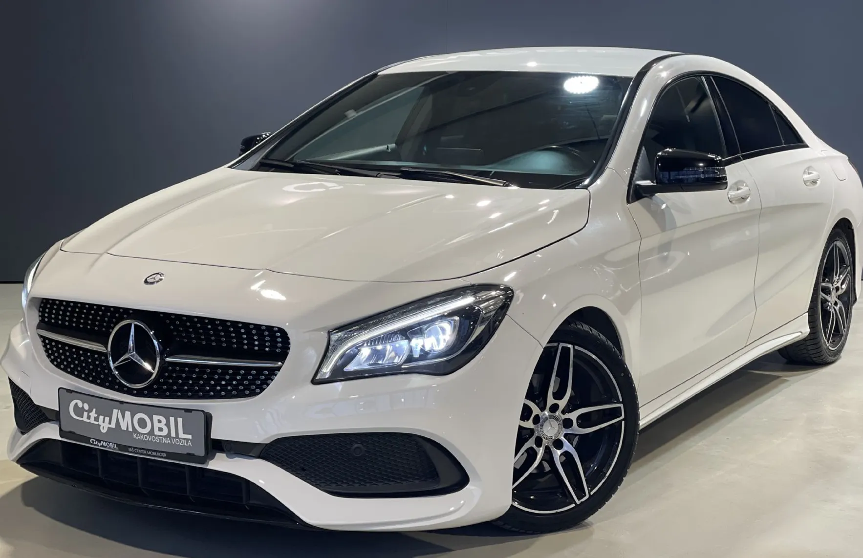 Zunanja slika - Mercedes-Benz CLA-Razred - CLA-180-AMG LINE-TEMPOMAT-KAMERA-2XPDC-ALU-LED - 1