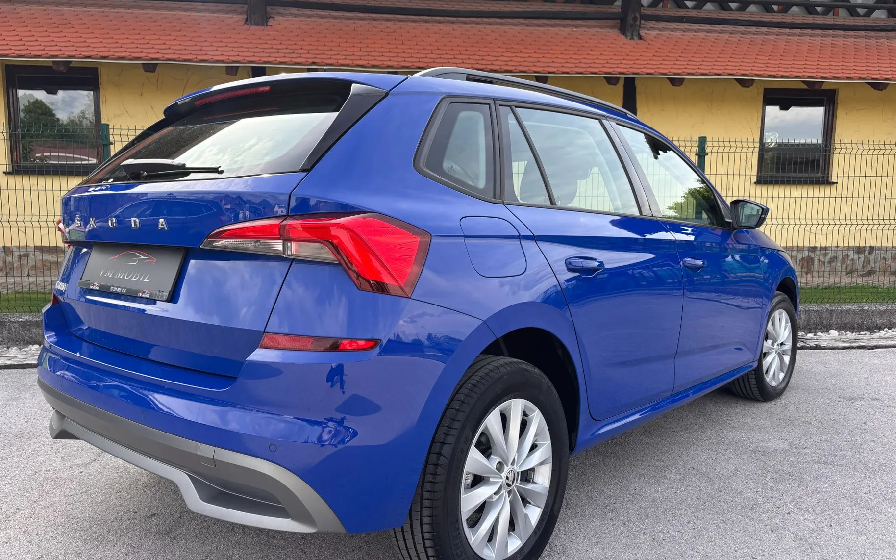Zunanja slika - Škoda Kamiq - 1.6 TDI AUT. - 4