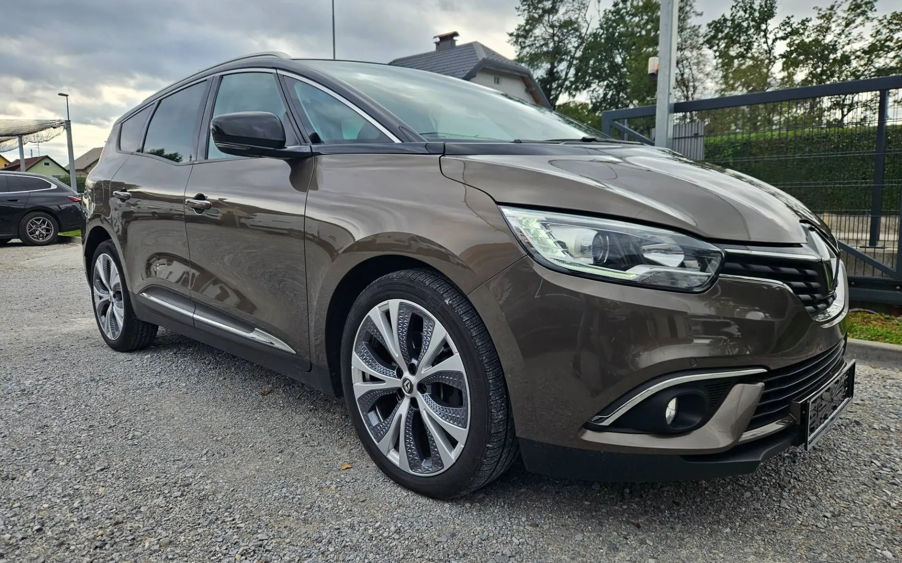 Zunanja slika - Renault Grand Scenic - Blue dCi 120 Intens EDC  AVT 1.LASTNIK SLO NAVI 7S - 2