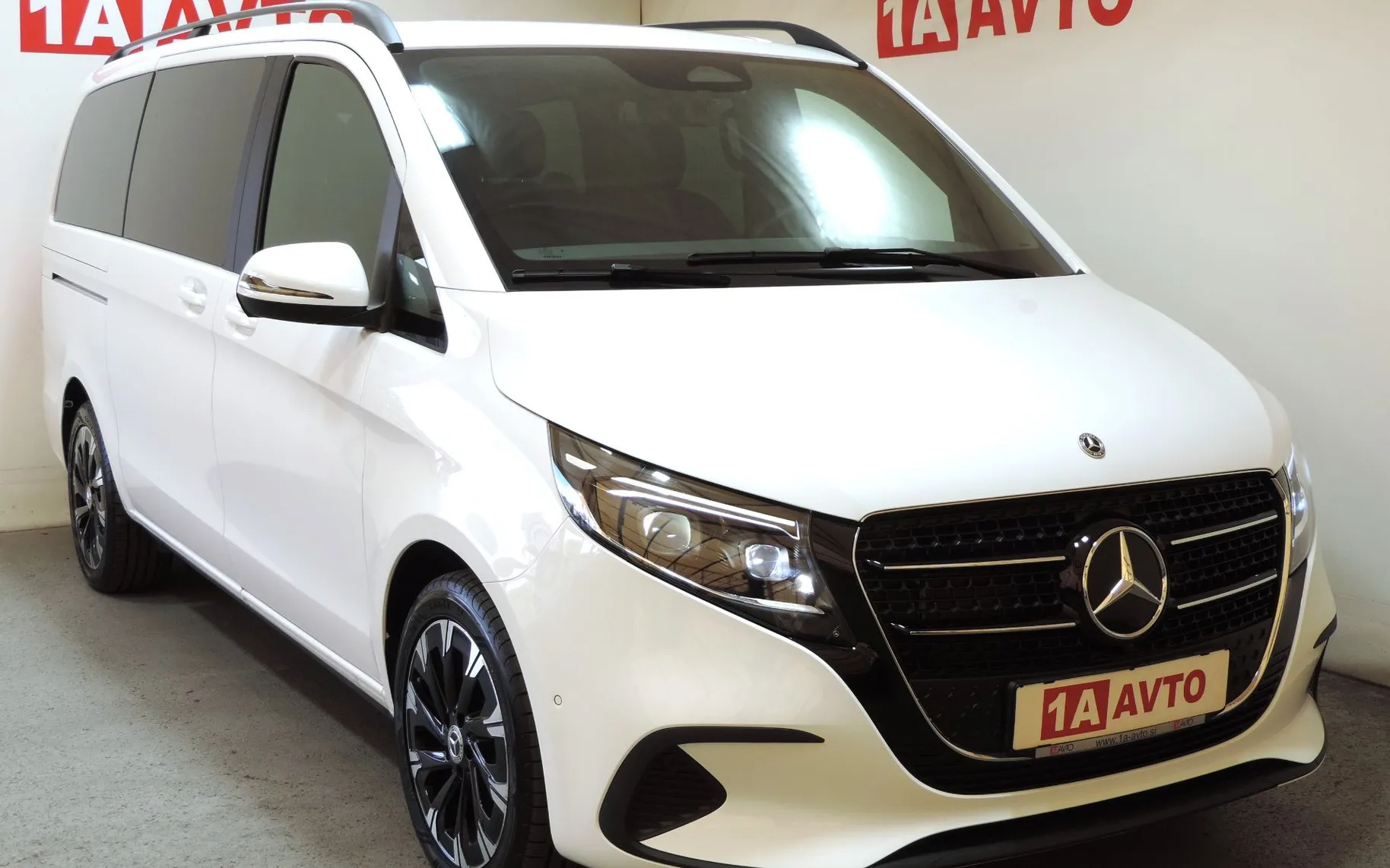 Zunanja slika - Mercedes-Benz V-Razred - V 300 d Style dolgi Avt. LED-ACC-7.SEDEŽEV-KAMERA - 3