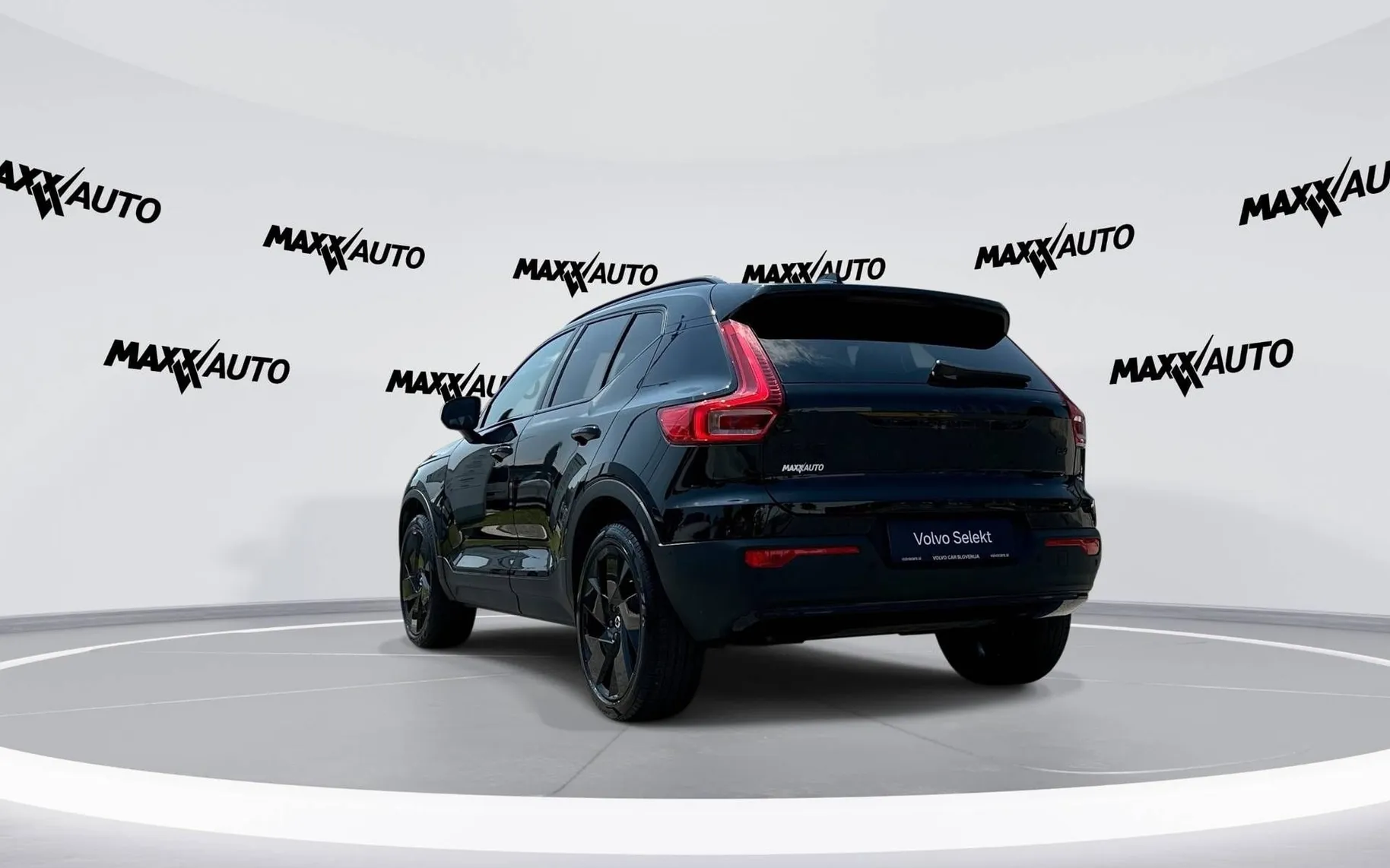 Notranja slika - Volvo XC40 - B4P Ultra Black Edition Avt. - 7