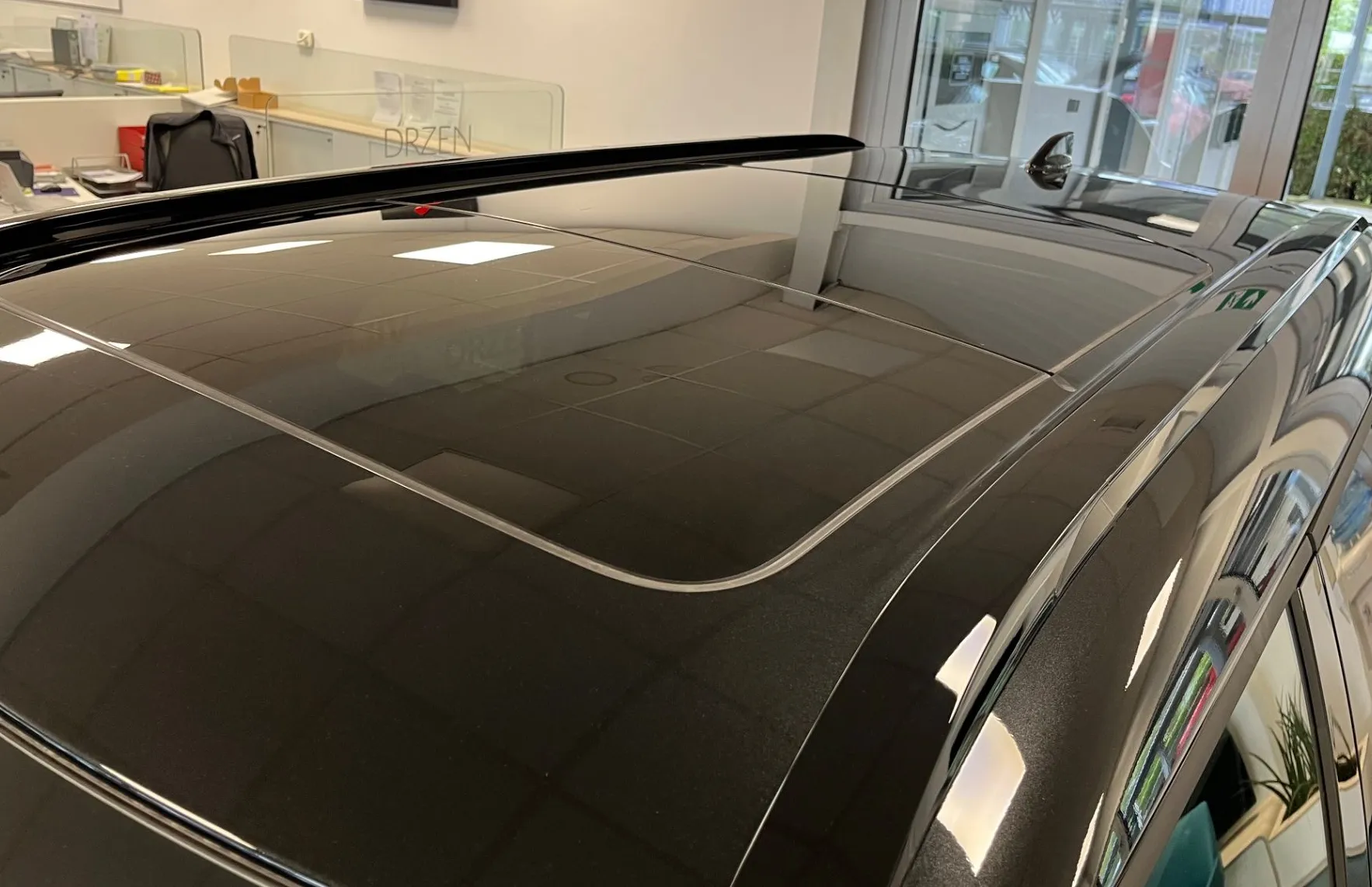 Zunanja slika - Mitsubishi Outlander - Black Edition PHEV 4WD 2.4  Avt. - NA ZALOGI - - 16