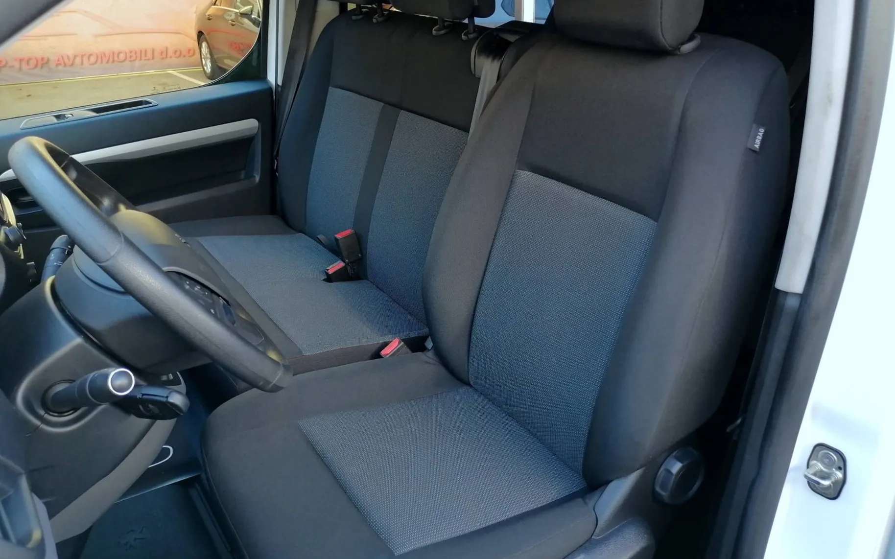 Notranja slika - Peugeot Expert - 2.O HDI L3 NAVI PDC 2XDRSNA VRATA 5+1+TOVOR-TOP - 9