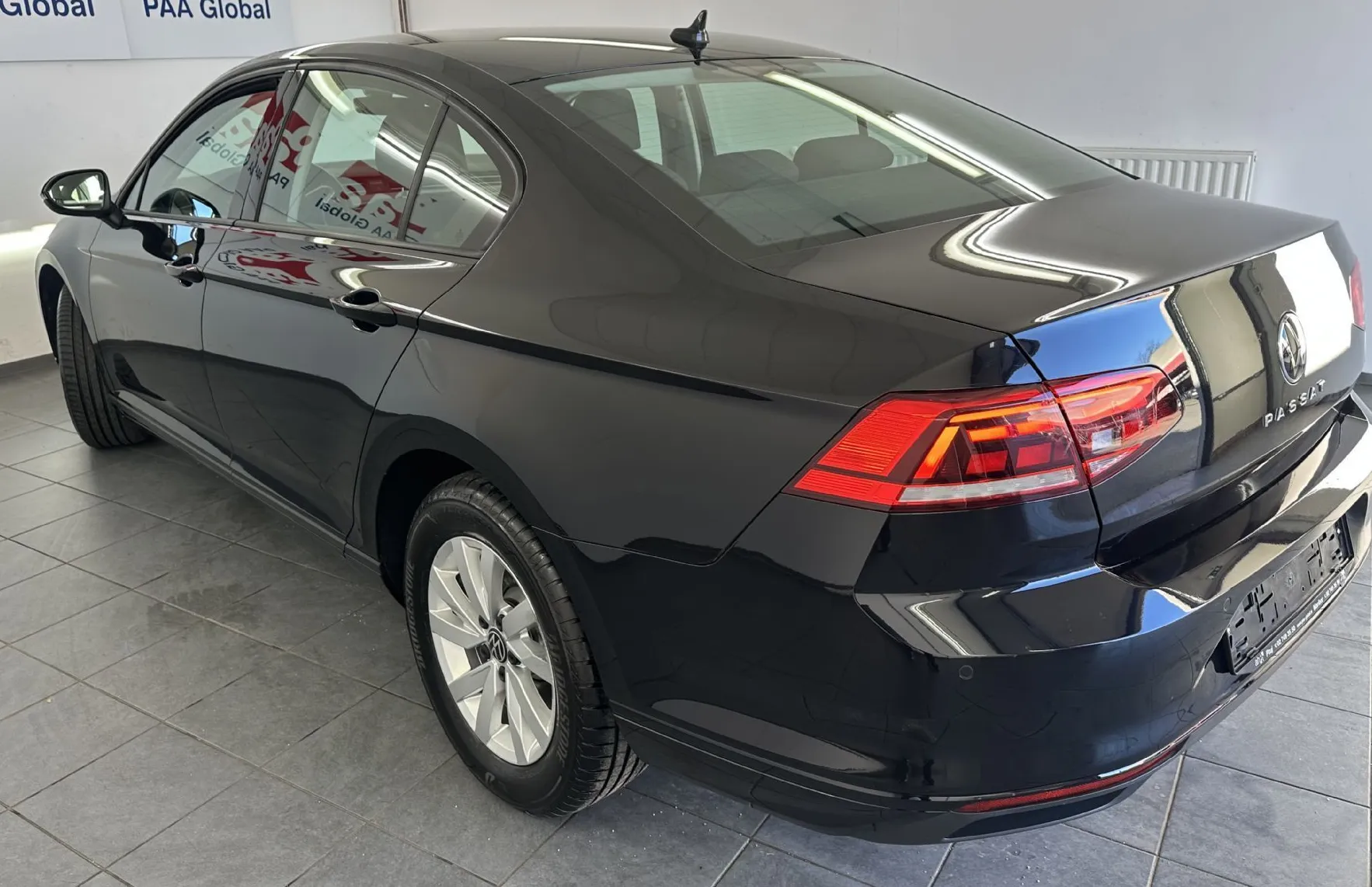 Zunanja slika - Volkswagen Passat - 2.0 TDI 110kW.LED.LIMUZINA.SAMO 120.000 KM - 4