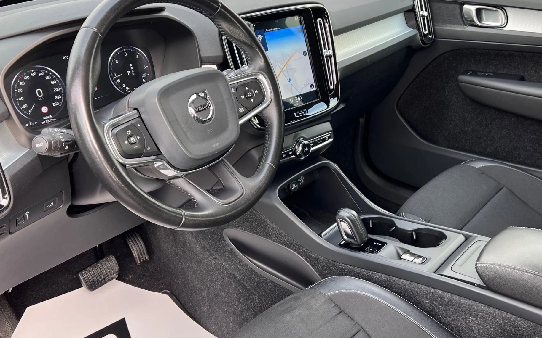 Notranja slika - Volvo XC40 - D3+LED+NAVI+KAMERA+ALU+KEYLESS GO+AUTO HOLD... - 10