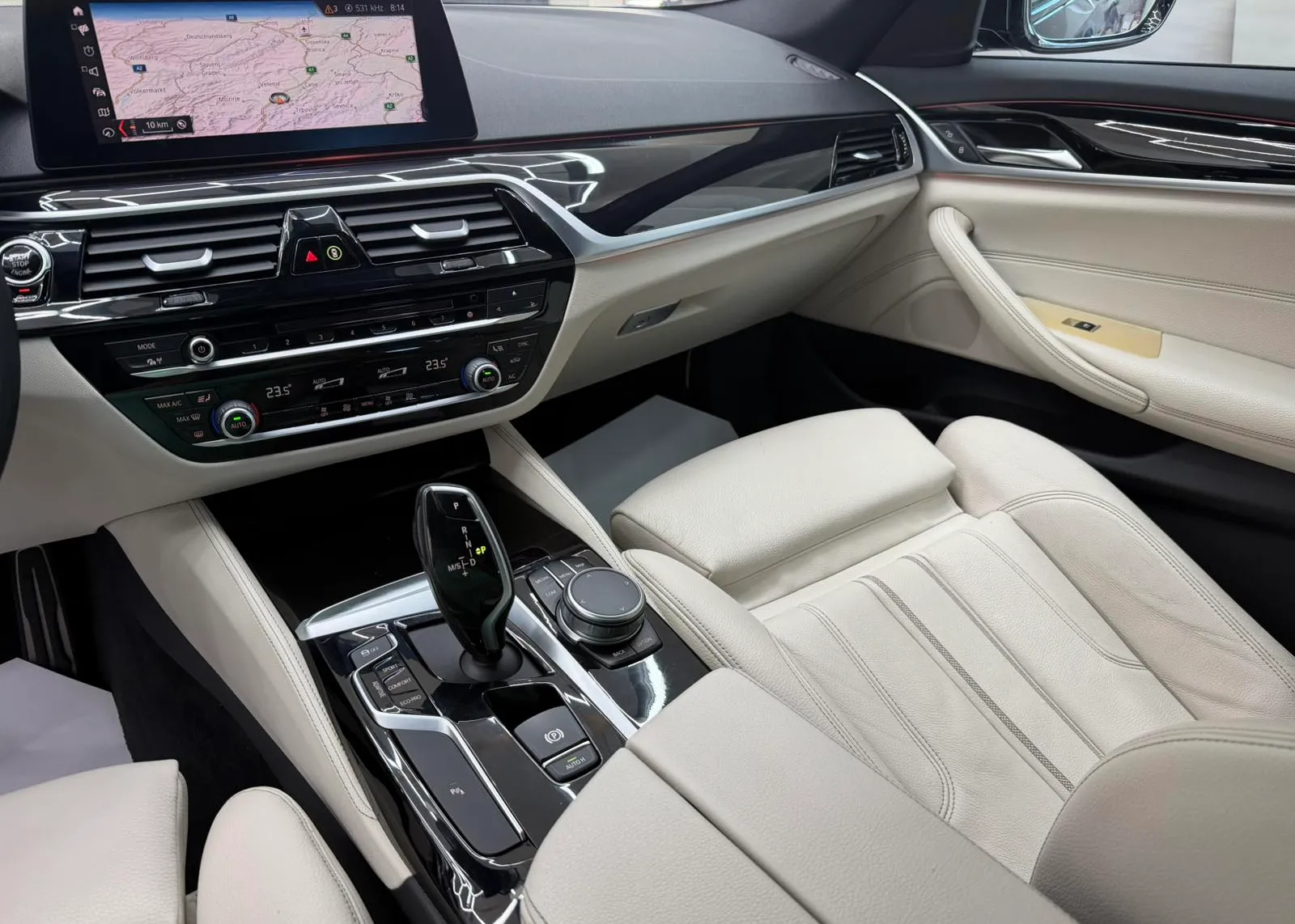 Zunanja slika - BMW Serija 5 - 520d Avt. - 6